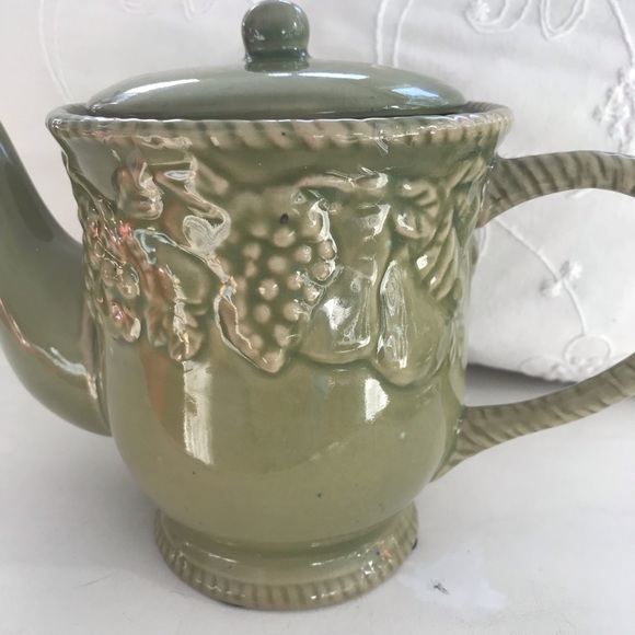 New with tags Large April Cornell “vineyard” tea pot - Picture 2 of 14